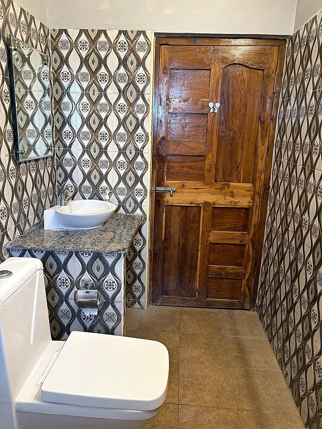 S20 attached bathroom