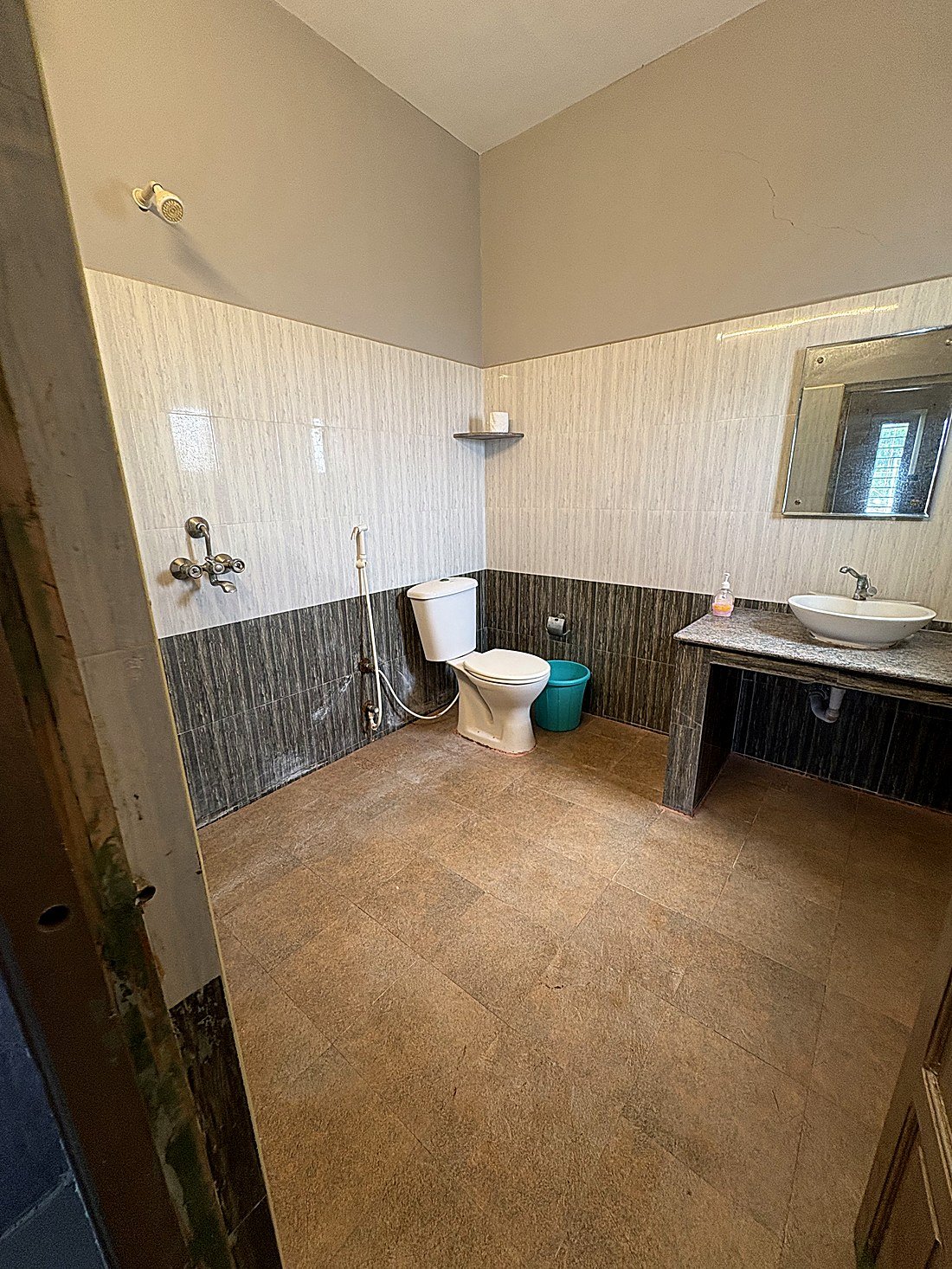 S22 attached bathroom